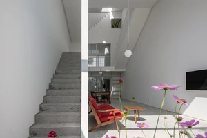 Ngôi nhà như sàn catwalk của cô gái yêu thời trang