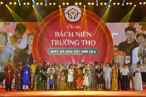 Hơn 1.300 gia đình tham gia chương trình mừng ngày Gia đình Việt Nam