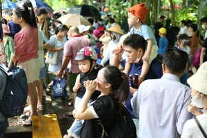 Nhộn nhịp điểm đến quen thuộc ở TP.HCM ngày đầu nghỉ lễ