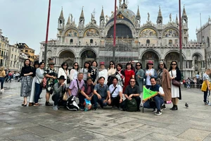 Khách Việt nhộn nhịp du lịch châu Âu