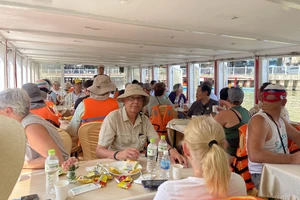 Hơn 200 khách quốc tế trải nghiệm tour kênh Nhiêu Lộc - Thị Nghè