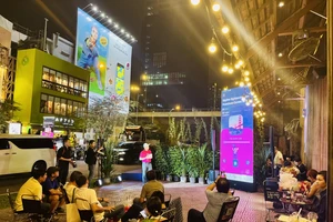 Vòng quanh thế giới bằng tour guide ảo