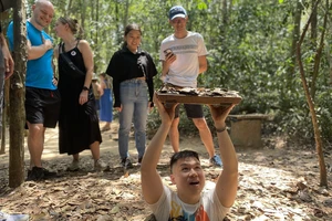 Địa đạo Củ Chi hút khách tham quan, khám phá