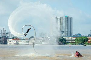 Tung hàng loạt tour du lịch đường sông dịp Lễ hội Sông nước tại TP.HCM lần 2