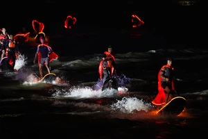 TP.HCM lung linh với màn trình diễn drone lớn nhất chưa từng thấy