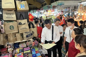 Dẹp nạn 'chặt chém' để giữ khách du lịch đến với Việt Nam