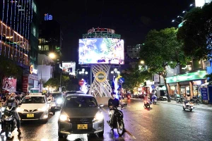 Phố ẩm thực Phan Xích Long muốn 'thức khuya' hơn