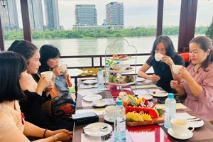 TP.HCM thêm tour du thuyền cao cấp hút khách quốc tế