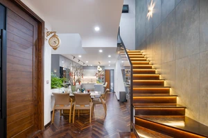 Lưu ý khi chọn mặt bậc cầu thang gỗ tự nhiên