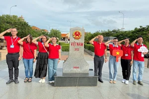 Để cột mốc chủ quyền trở thành điểm đến du lịch hấp dẫn