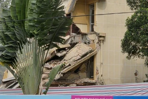 Tháo dỡ 3 biệt thự cũ trong khu đất số 1 Lý Thái Tổ