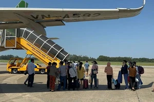 'Cháy' vé máy bay Tết về Nghệ An