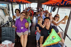 Du lịch Tết Bính Ngọ: Tour ngoại sớm ‘khóa sổ’, tour nội địa hút khách