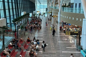 Sân bay Tân Sơn Nhất tăng tần suất lên 48 chuyến/giờ để phục vụ hành khách dịp Tết