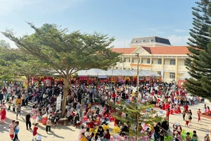 Học sinh trường tiểu học ở Lâm Đồng rộn ràng tham gia Hội chợ Xuân 2026