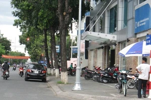 Cần lấy ý kiến cộng đồng về việc quản lý, sử dụng lòng lề đường