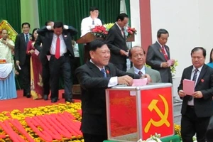 Ông Trần Văn Rón tái đắc cử bí thư Tỉnh ủy Vĩnh Long 