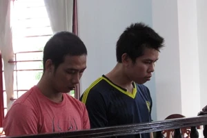 Bị tăng án vì vô cớ xách dao đi phá nhà, chém người