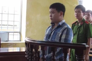 Tòa phải hoãn xử vì bị cáo không nhận tội