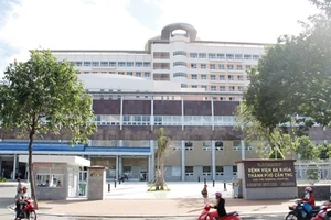 Giám đốc BV Đa khoa TP Cần Thơ: 'Có người xin vô, có người xin ra'