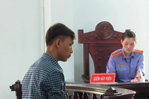 Bẻ hướng camera theo dõi vẫn không thoát