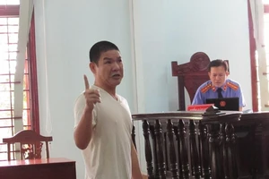 Đâm bạn trọng thương vì bị chửi 'pê đê'