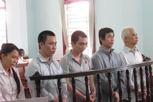 Đề nghị sung công gần 3 tỉ tiền lừa chạy việc ngành CA