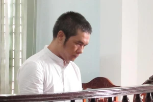 Bị tóm vì định kiếm thêm thu nhập bằng… bán ma túy 