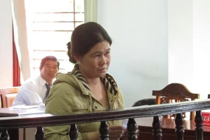 Bà bán mắm đâm bà bán cá, tiền mất tật mang