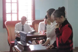 Xài giấy đỏ scan 'hốt' tiền tỉ