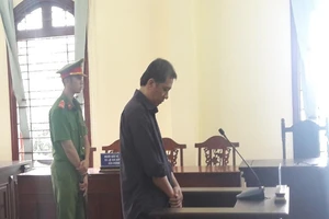 Giám đốc ém tiền tỉ của công ty đi cá độ