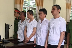 Nhóm cướp chuyên đánh thuốc mê phụ nữ lấy vàng 