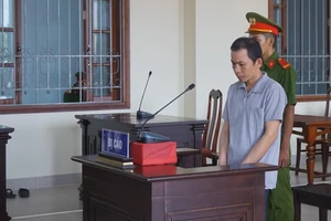 Nghiện đánh bạc, tài xế 'nướng' 4 xe ô tô vào đỏ đen