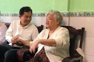 Cần Thơ họp mặt, tặng quà gia đình chính sách và người có công