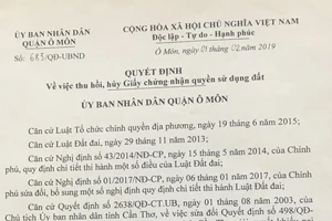 Ủy ban quận thua kiện vì thu hồi sổ đỏ sai