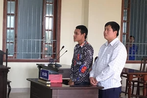 Hai người bị phạt 4 năm tù vì trộm... vỏ trấu