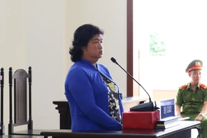 Nữ giúp việc lãnh án vì gán nợ cho chủ nhà bằng vàng giả