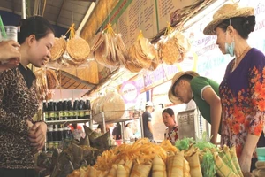 Cần Thơ lùi lịch tổ chức lễ hội bánh dân gian vì dịch COVID-19