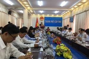 Lãnh đạo Cần Thơ chỉ đạo tìm 3 khách đến từ tâm dịch Hàn Quốc