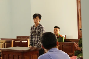 Thanh niên 18 tuổi lãnh án vì 'yêu' bé gái 12 tuổi