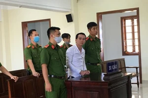 Chú hiếp dâm cháu ruột: 20 năm tù