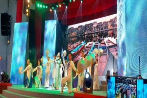 Đêm nhạc Cần Thơ hướng về miền Trung quyên góp được hơn 6 tỉ