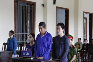 Dùng gần nửa tỉ tiền trộm để chơi game qua mạng 