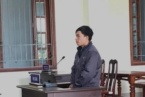  Chiều vào giao cá, đêm đến 'chôm' đồ