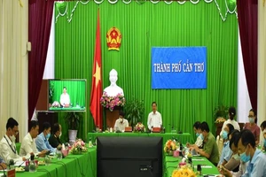 Cần Thơ họp khẩn để ứng phó với COVID-19