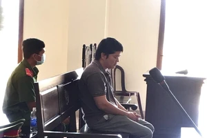 1 người nhận 2 bản án trong cùng 1 ngày