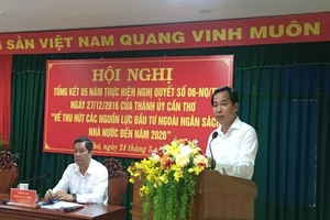 Bí thư Thành ủy Cần Thơ Lê Quang Mạnh phát biểu tại Hội nghị. Ảnh: NHẪN NAM