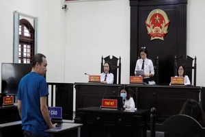 Tuyên án người cha hành hạ con gái gần 1 tuổi