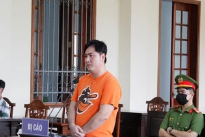 Cháu đóng giả thẩm phán lừa chú tiền tỉ