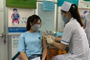 Cần Thơ tiêm vaccine phòng COVID-19 cho 150 nhà báo
